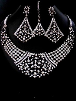 rhodium-necklaces-jewellery-31052FN3596